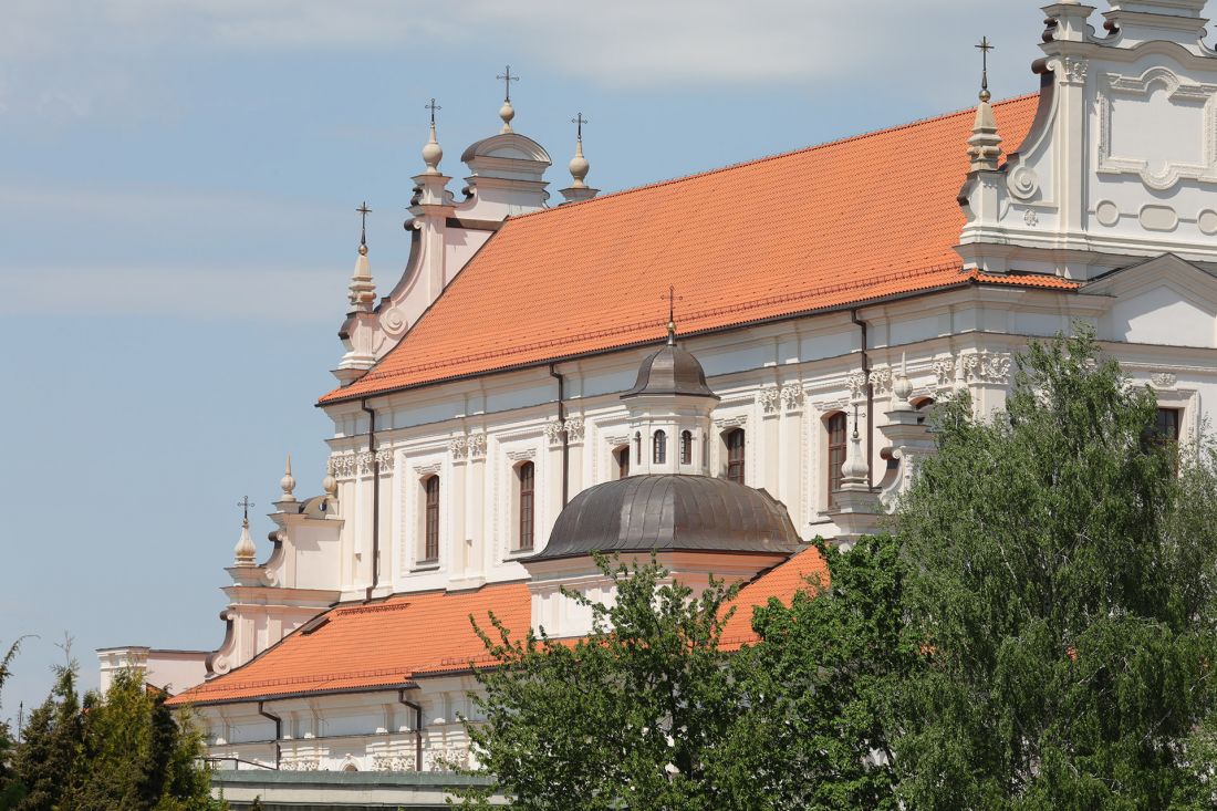 Trwałe i stylowe dachówki ceramiczne