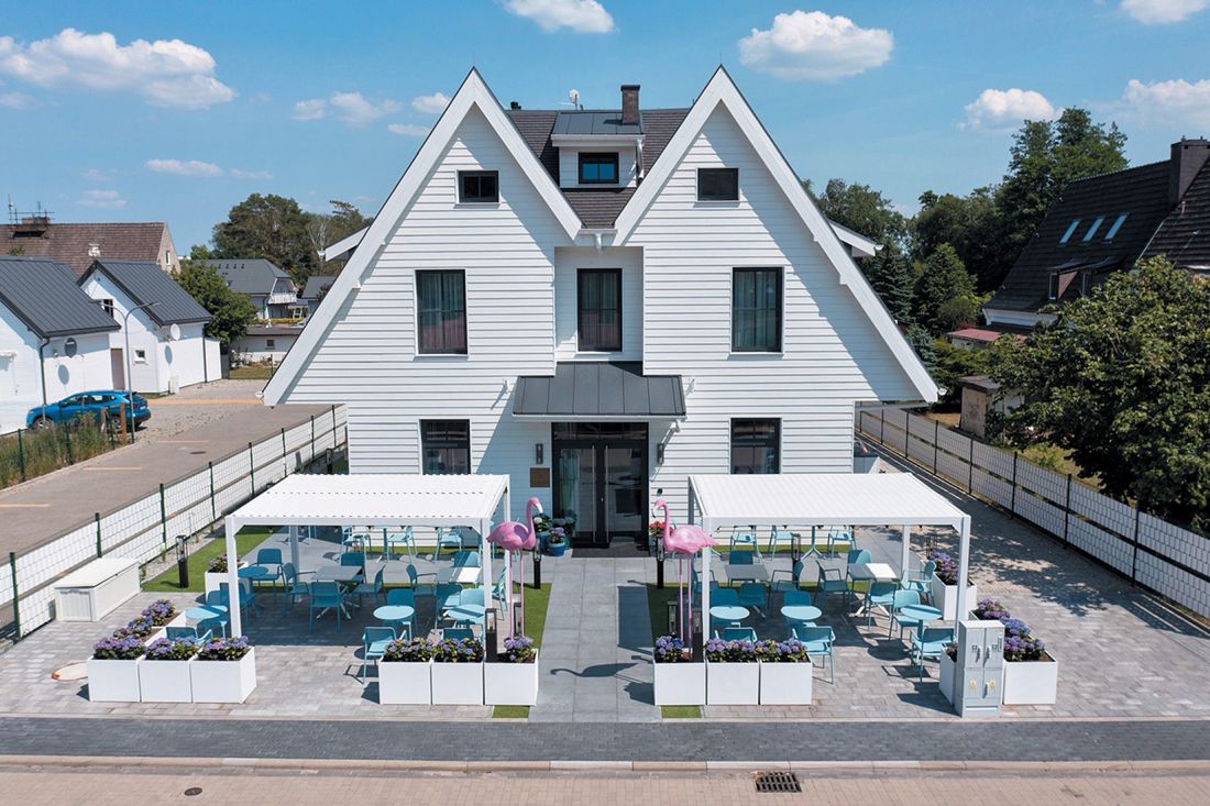 Dachówka Terreal Eminence, kolor Ardoise Irise / Iridescent dark slate, FLAMINGO RESIDENCE Apart Hotel Dziwnów
