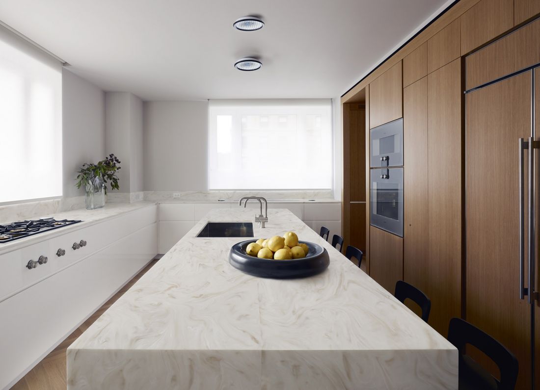 Wyspa kuchenna i blat z Corian® Sand Storm