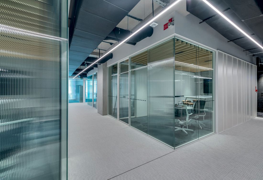 GSW Office Plus - dwuszybowy system ścian szklanych