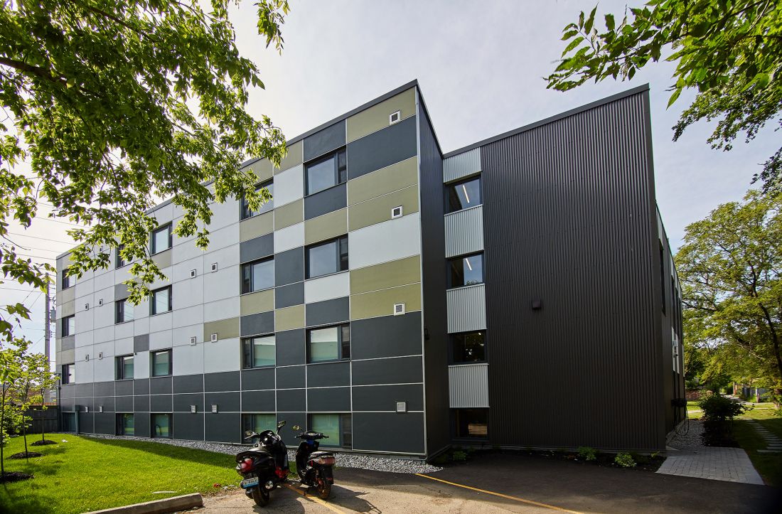 Ukończony w 2016 r. pierwszy etap projektu Indwell obejmujący renowację budynku socjalnego o powierzchni 1 100 m² w East Hamilton w Ontario