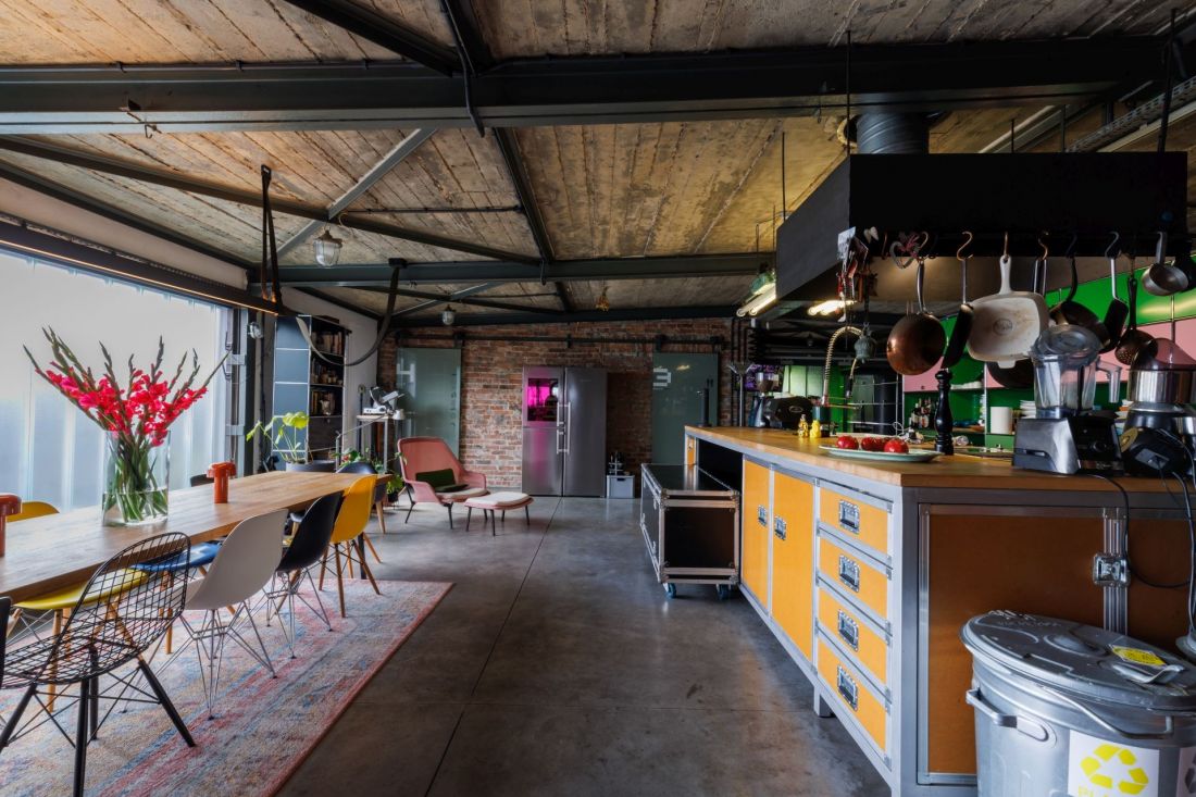 Architekt zachował industrialny charakter wnętrza