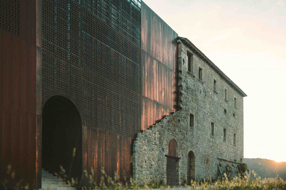 Przebudowa opactwa Saint-Francois w Santa Lucia di Tallà(proj.: Amelia Tavella Architectes), Francja