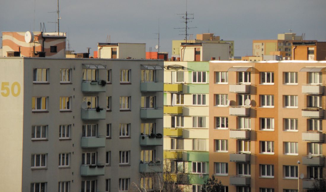 w planowaniu często do głosu dochodzą resentymenty i wspomnienia czasów PRL-u, w których demiurg-urbanista planował ogromne osiedla, a państwo budowało je na wywłaszczonych terenach 