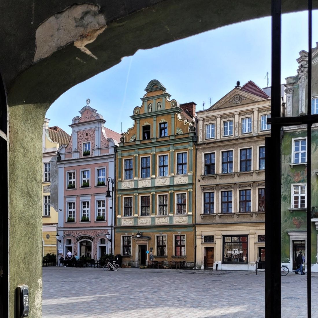 siedziba poznańskiego oddziału SARP przy Starym Rynku 56 (środkowa, najwyższa kamienica)