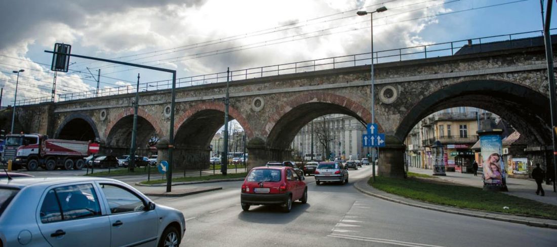 niegdyś wzdłuż obecnych ulicy Józefa Dietla i alei Ignacego Daszyńskiego biegł główny (w Krakowie) nurt Starej Wisły