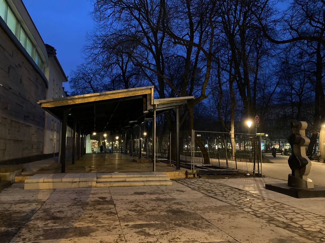 kawiarnia przed Bunkrem Sztuki