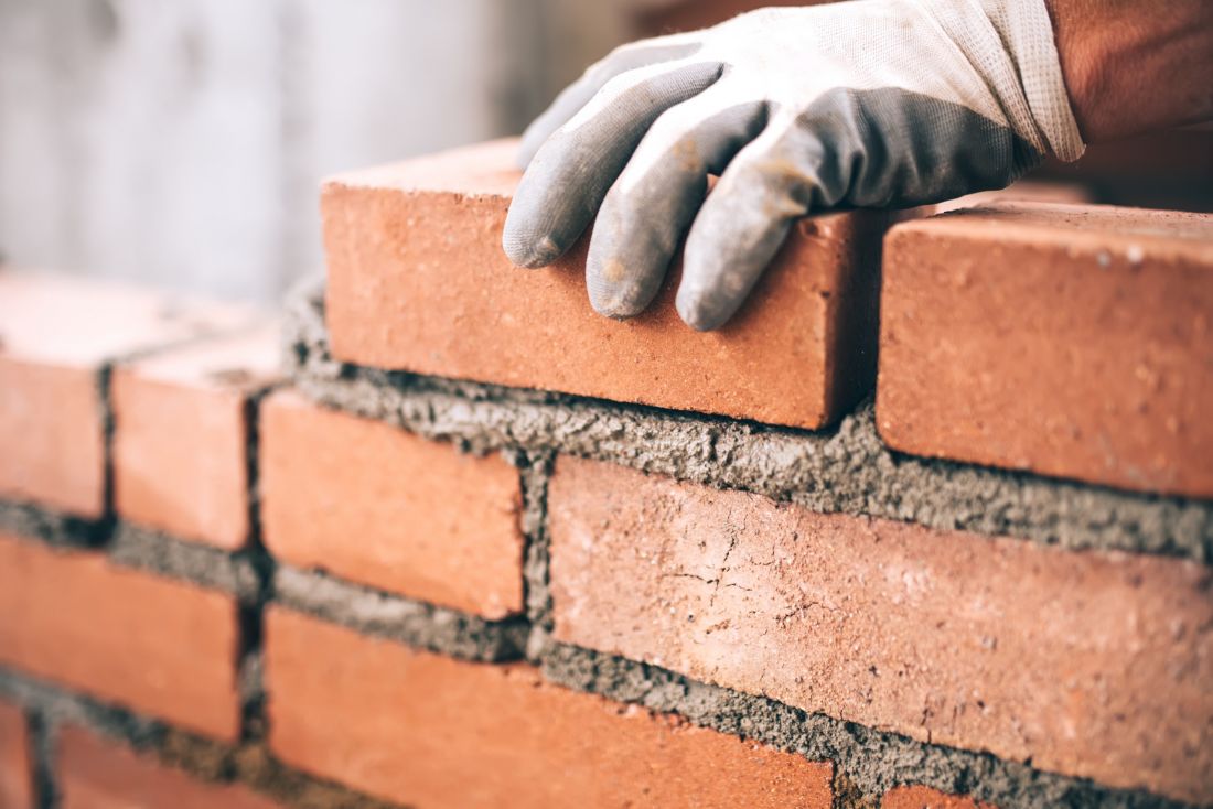 Cegła to najbardziej tradycyjny materiał używany do murowania