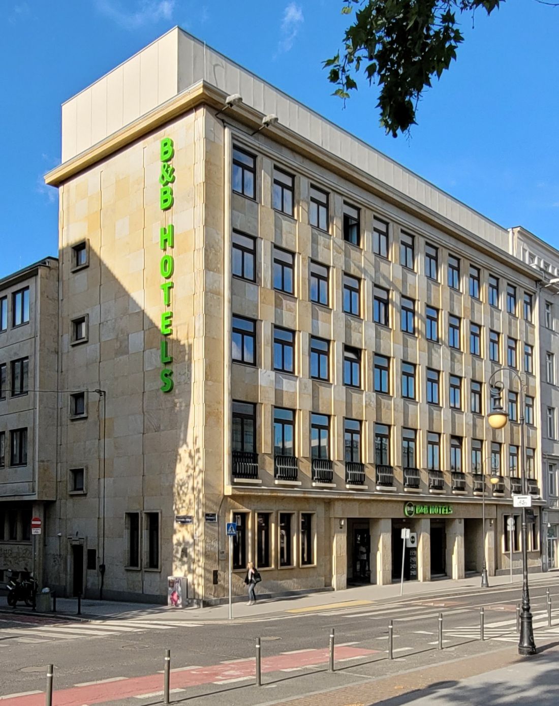dawny bank WBK przy placu Wolności w Poznaniu, obecnie hotel (po przebudowie z 2022 r.)