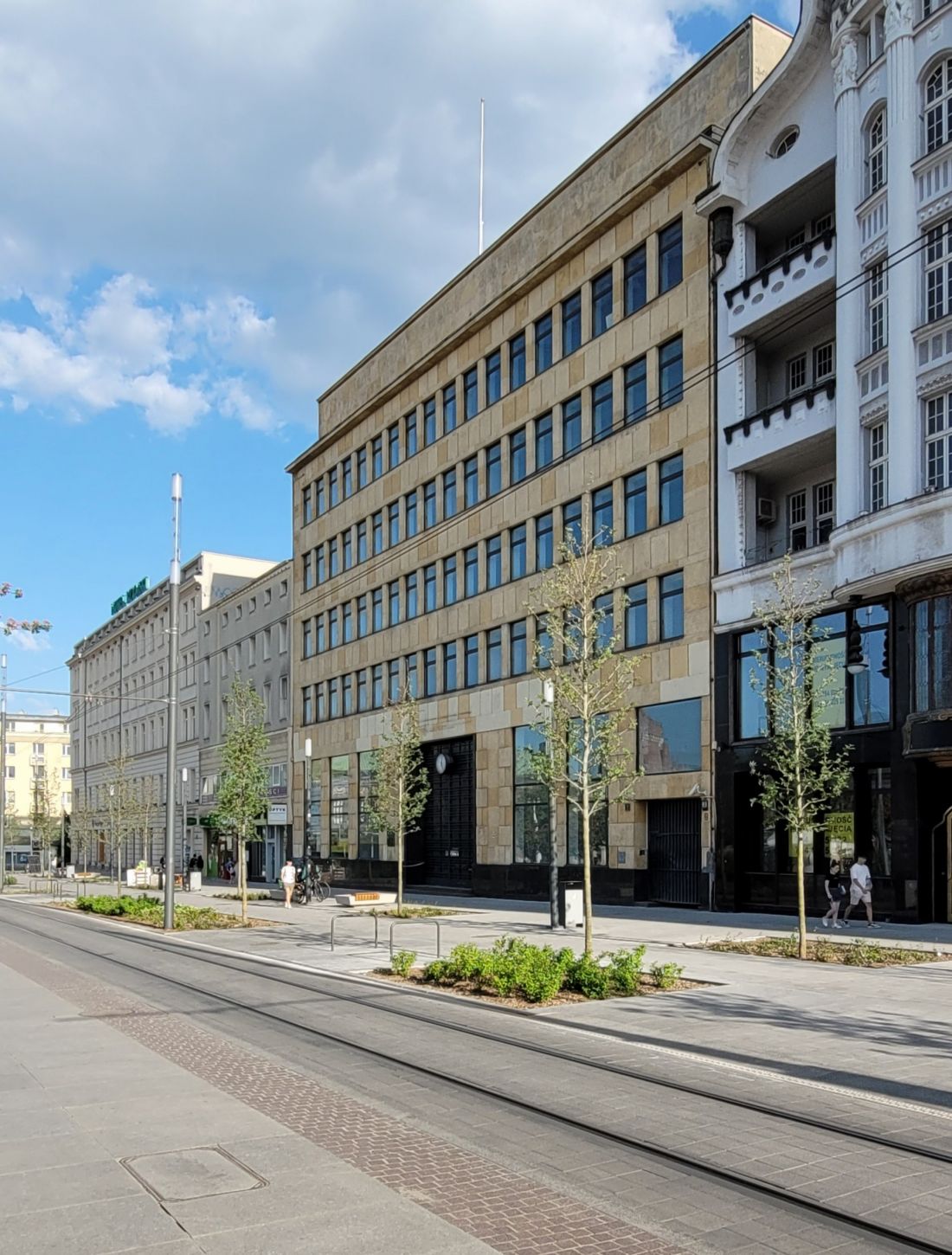 dawny bank PKO przy placu Wolności (obecnie nieużytkowany)