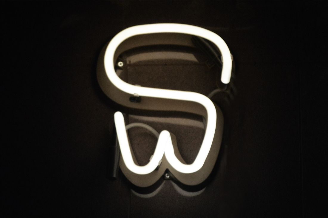 neon gabinetu dentystycznego