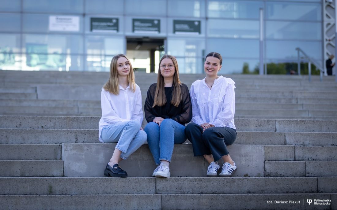 Nagrodzone studentki: Gabriela Kwasowska, Anna Krystkowicz i Marta Kozłow