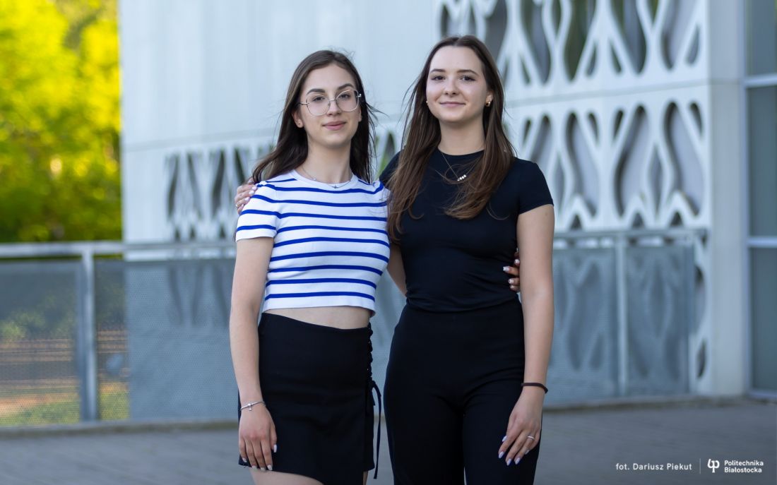 Wyróżnione studentki: Dominika Sikora i Ariana Sawicka