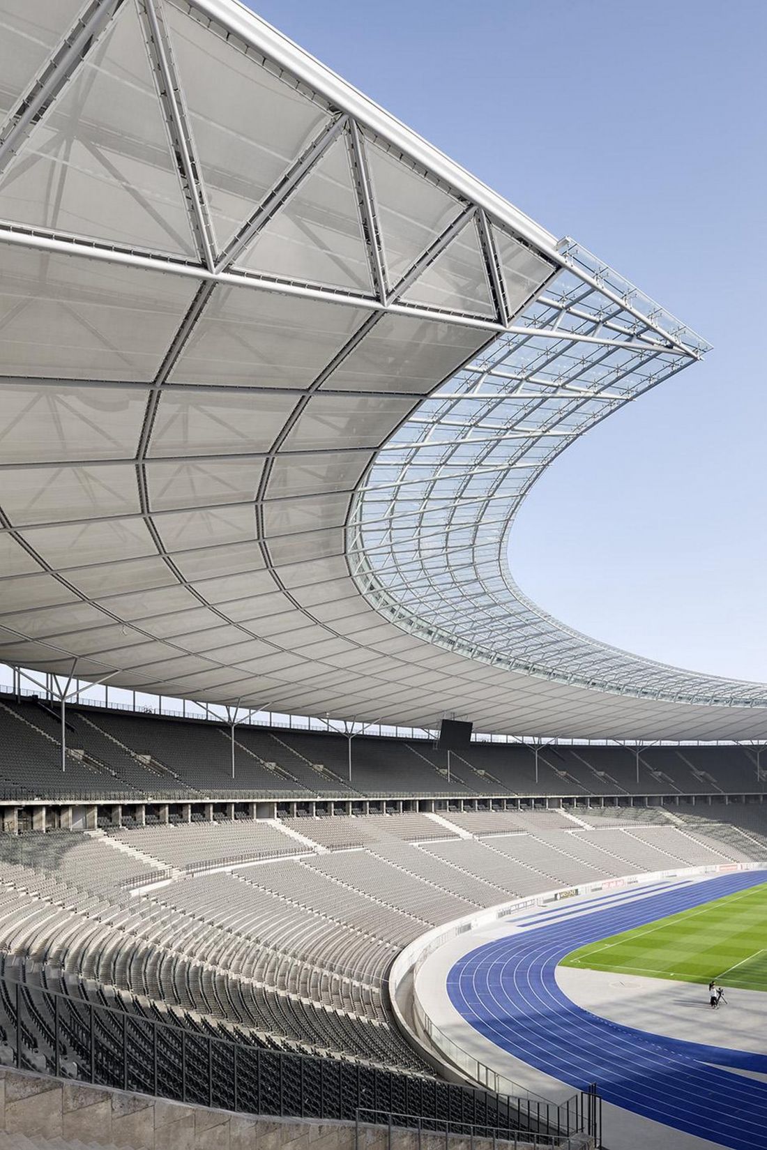 Konstrukcja nowego dachu berlińskiego Olympiastadion