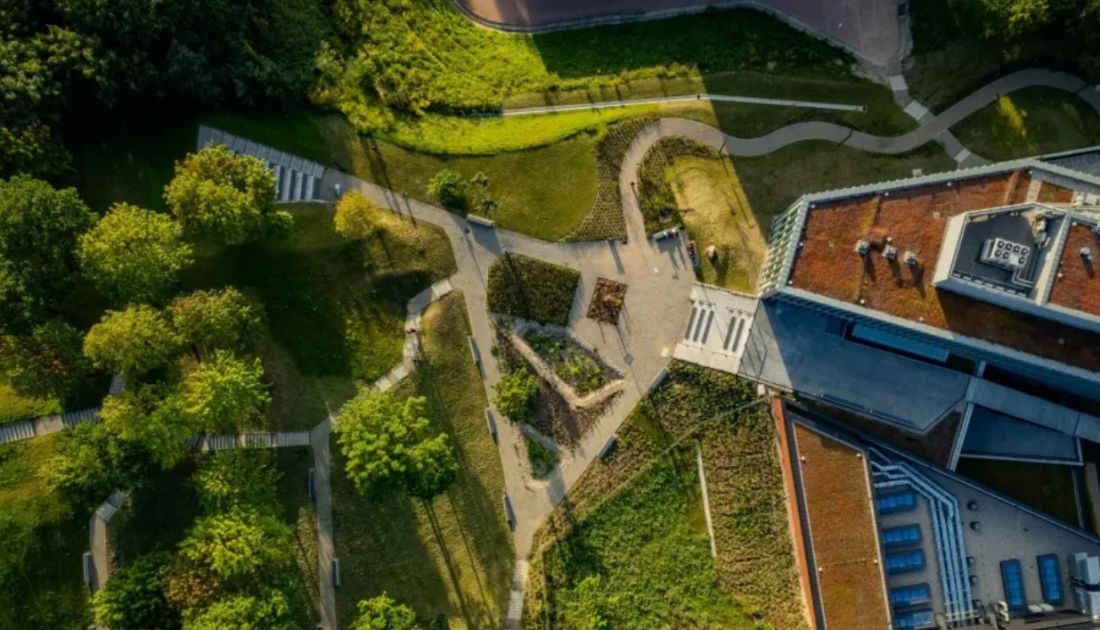 W październiku uczelnia otworzyła dla mieszkańców nowy ogólnodostępny park