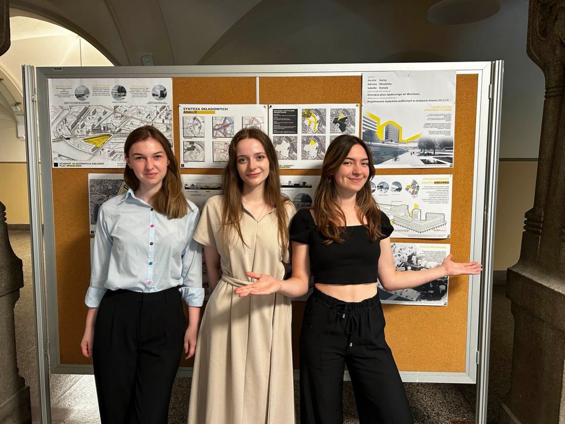 od lewej: Aurelia Durlej, Adriana Mrozinska, Izabella Stanula
