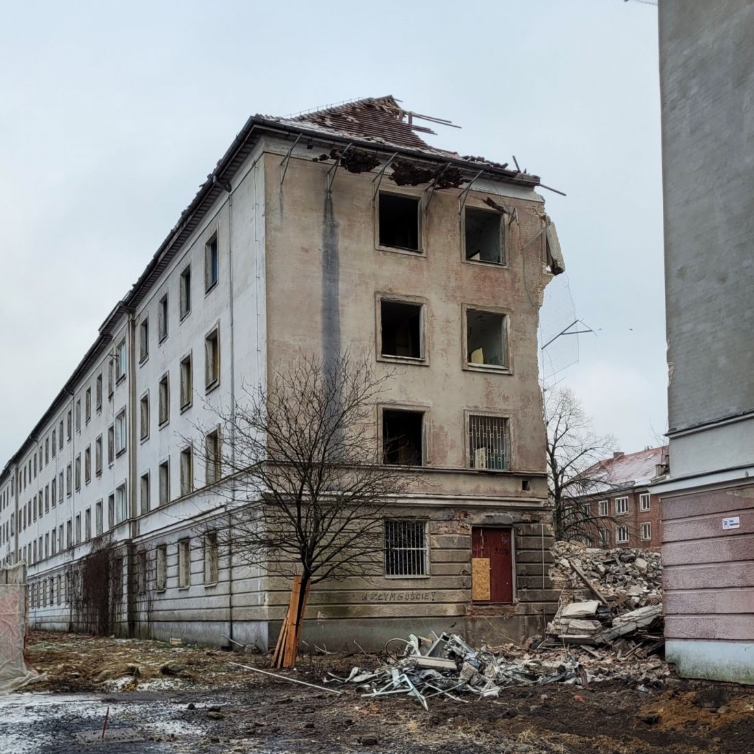 zespół domów studenckich przy ul. Dożynkowej w Poznaniu