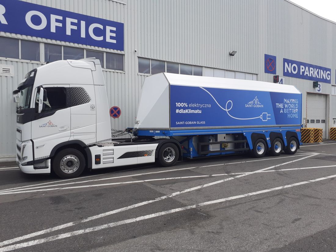 Pierwsza elektryczna ciężarówka w barwach Saint-Gobain Glass 