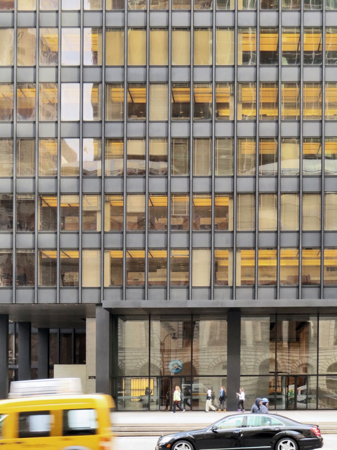Seagram Building w Nowym Jorku, wieżowiec projektu Miesa van der Rohe