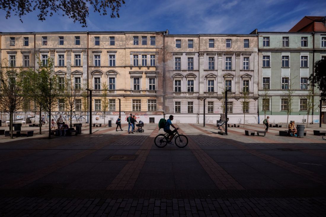Plac przy ulicy Dworcowej w Katowicach