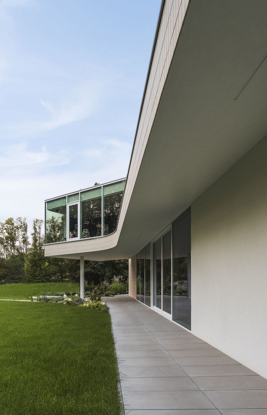 Dom SWOOSH house