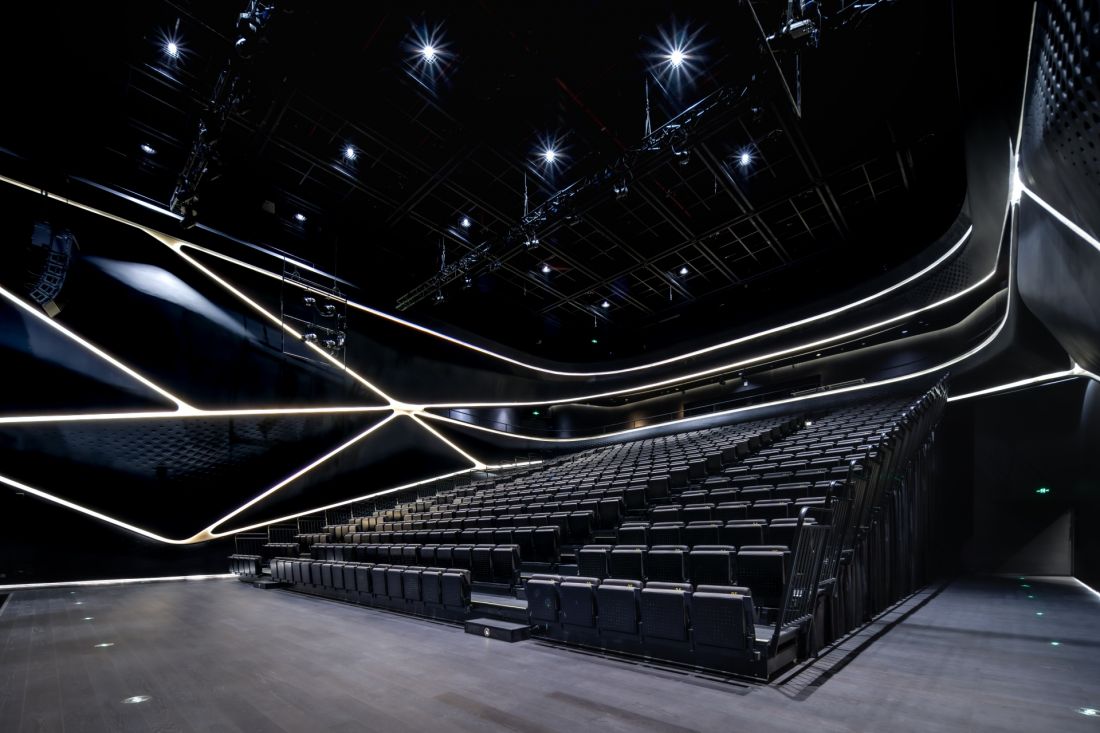  Centrum Sztuki w Zhuhai - wnętrze teatru „Black Box”