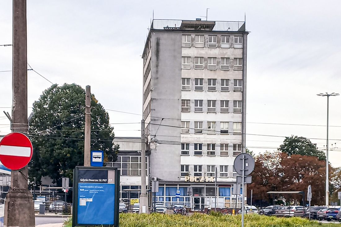 Budynek przy placu Konstytucji po wejściu w życie uchwały krajobrazowej 