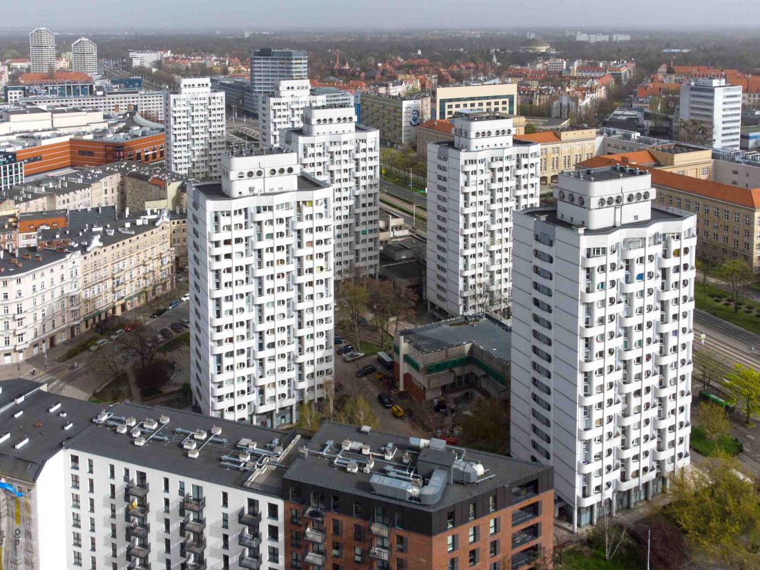 Wieżowce przy placu Grunwaldzkim we Wrocławiu