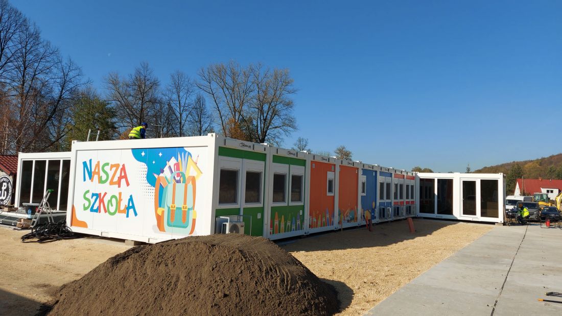 budowa szkoły z kontenerów