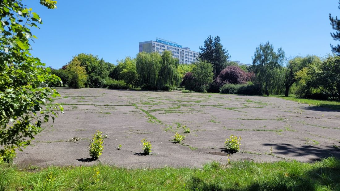 plac po plenerowej makiecie dzielnicy Rataje zlikwidowanej na poczatku lat 90. XX w.