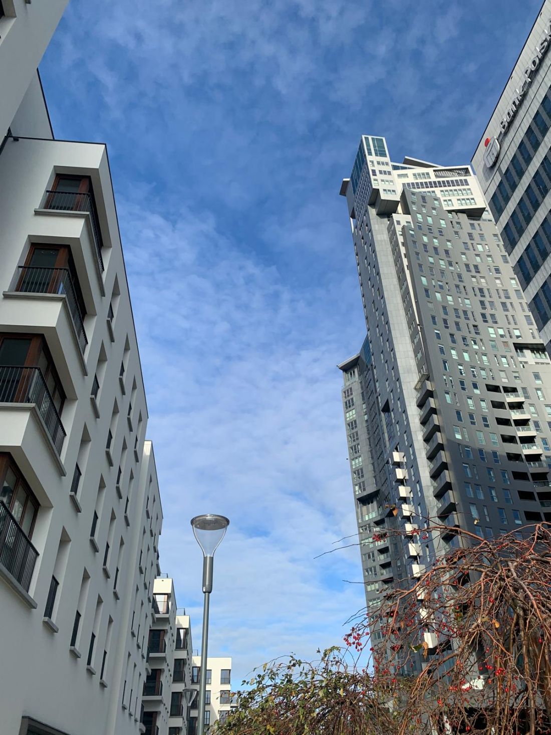 Po prawej: wieże Sea Towers