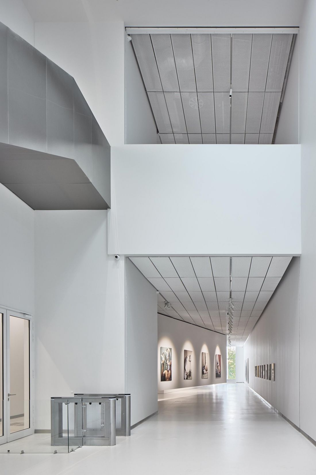 Muzeum Stasysa w Poniewieżu (lit. Panevėžys) - widok na dwupoziomowe wnętrze 