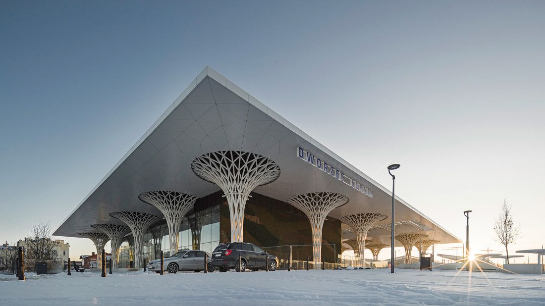 architektom zależało, aby obiekt nie dominował skalą nad otoczeniem