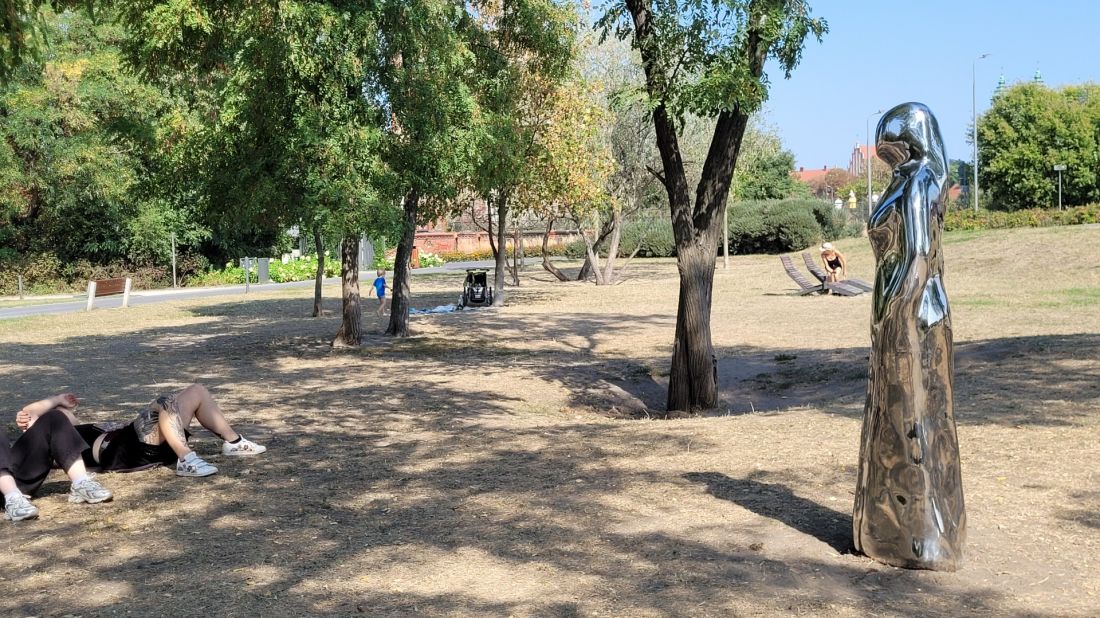 rzeźba/pomnik Wiedźmy, Poznań, park w Starym Korycie Warty