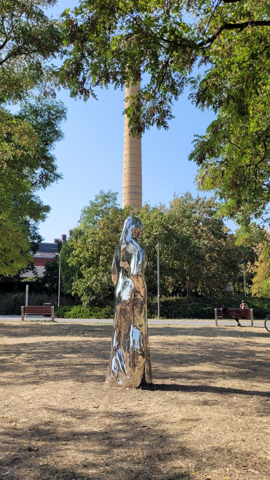 rzeźba/pomnik Wiedźmy, Poznań, park w Starym Korycie Warty