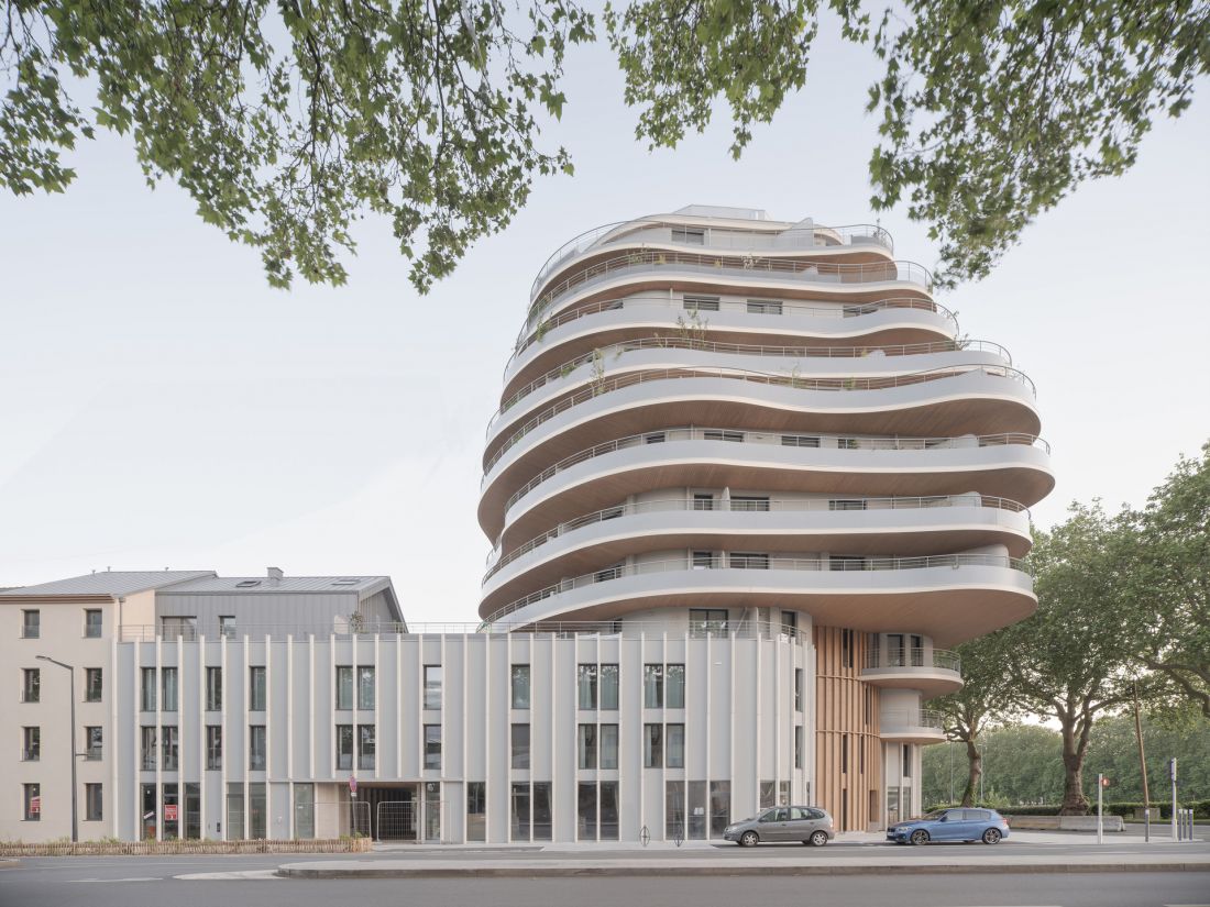 Apartamentowiec Arborescence w Angers, we Francji - widok od strony ulicy