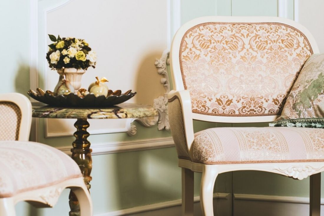 Wnętrze w stylu shabby chic jest romantyczne i eleganckie