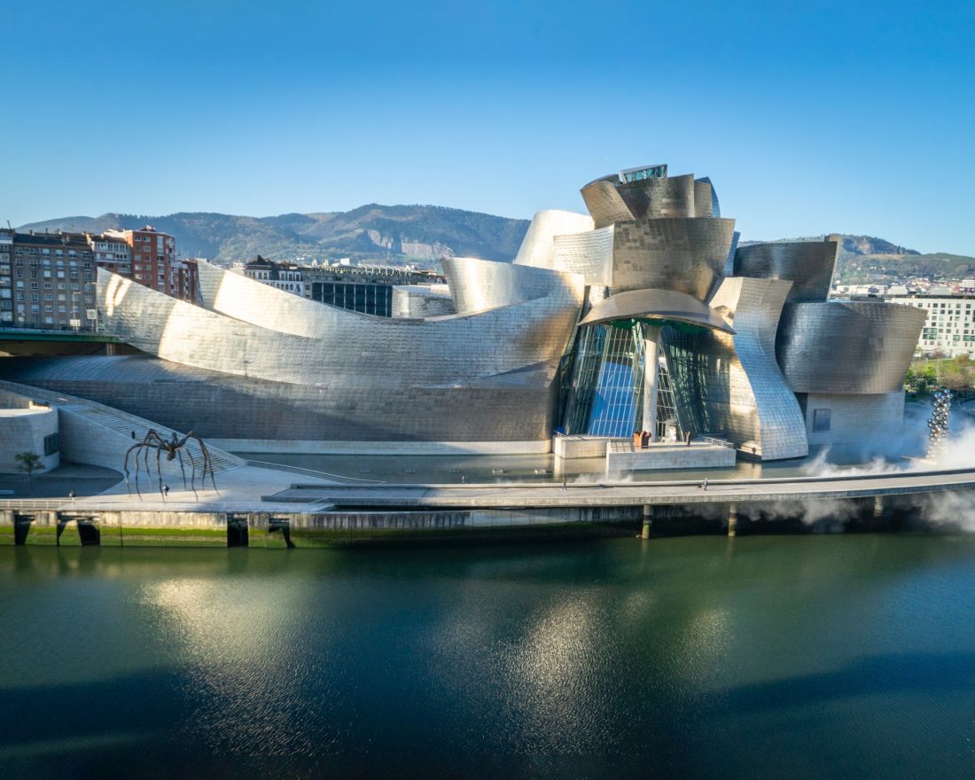 Muzeum Guggenheima w Bilbao - widok z lotu ptaka