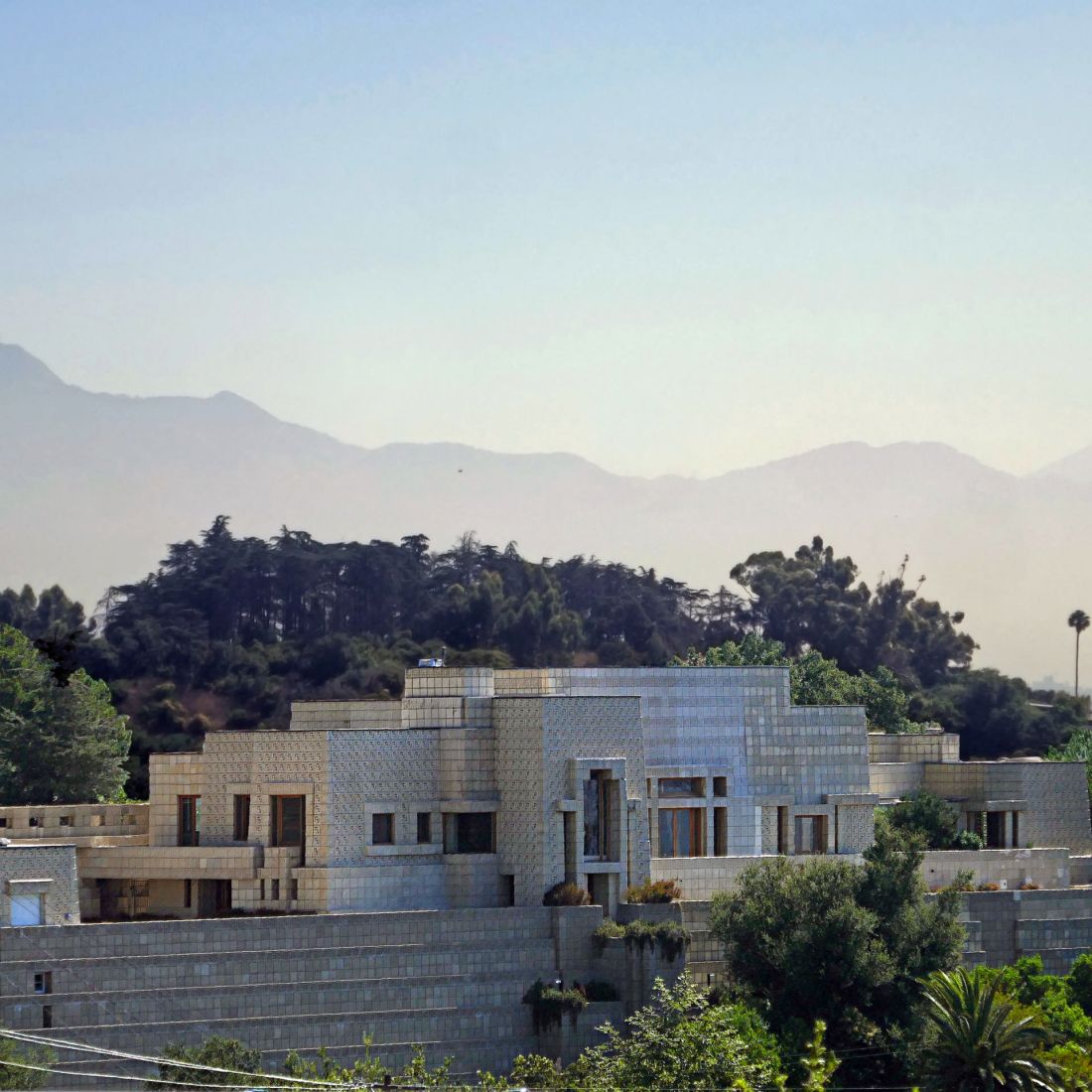 Ennis House w Los Angeles (1924)