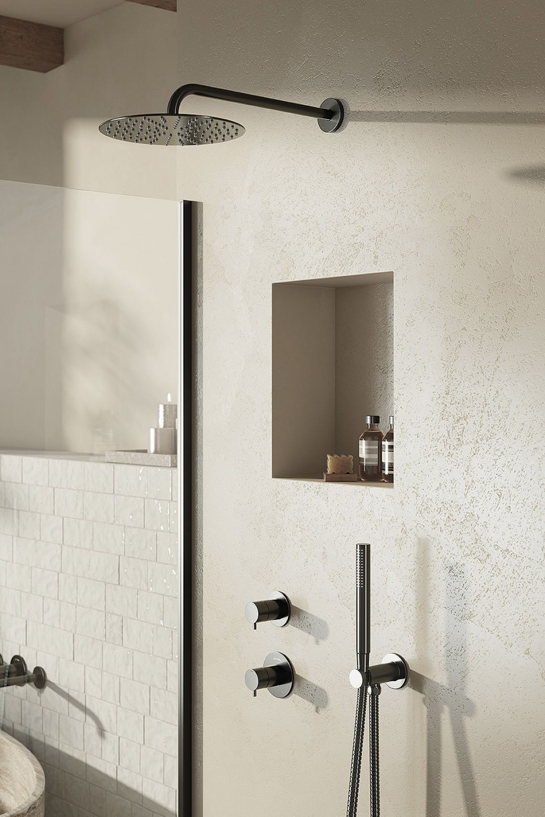 Podtynkowy zestaw prysznicowy z deszczownicą w szczotkowanym graficie PVD