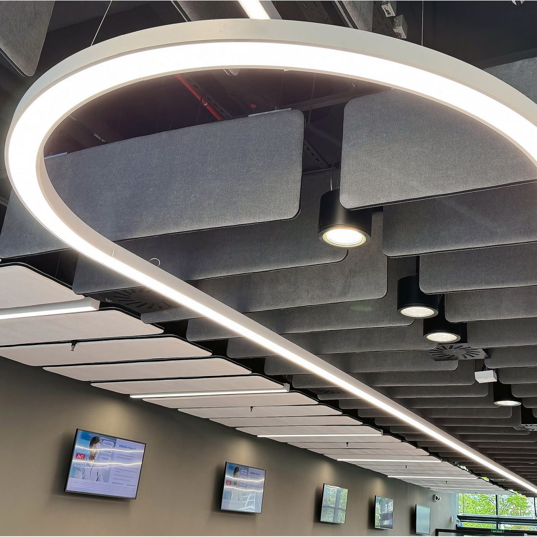 GEOMETRIC ARC LED