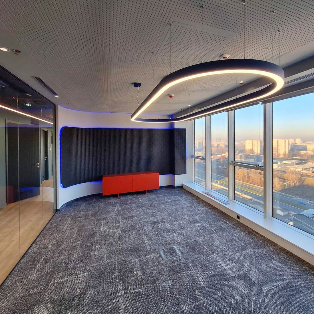 GEOMETRIC ARC LED