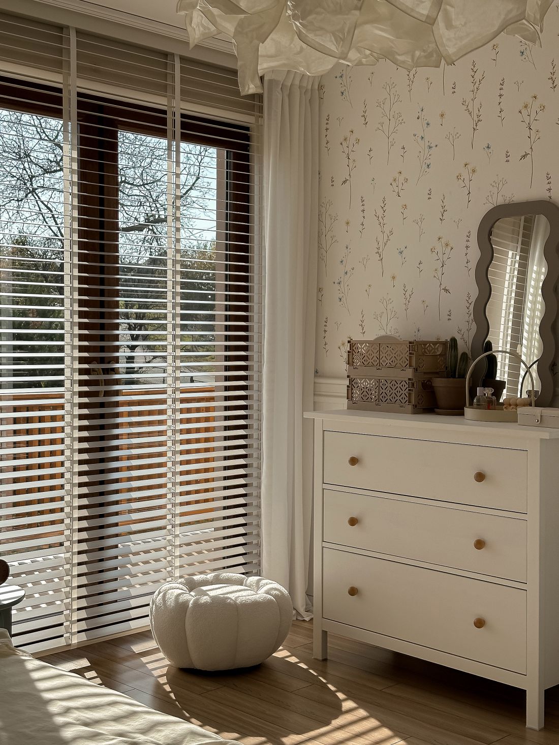 Kolekcja Basswood 50 mm pearl white