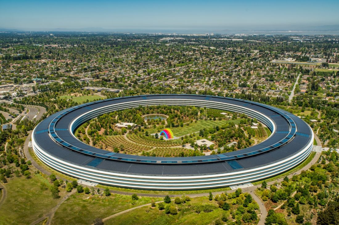 Apple Park w Cupertino w Kalifornii - widok na The Ring z lotu ptaka