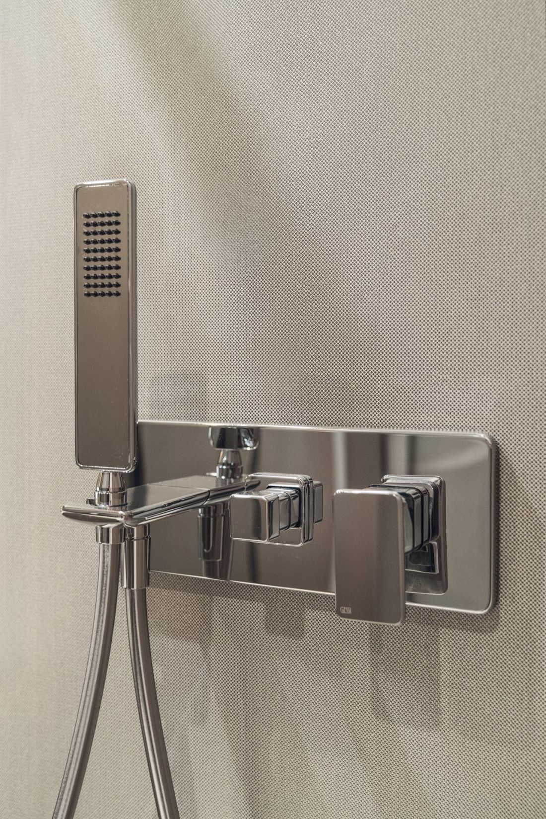 Minimalistyczny design prysznica pozwala zachować harmonię