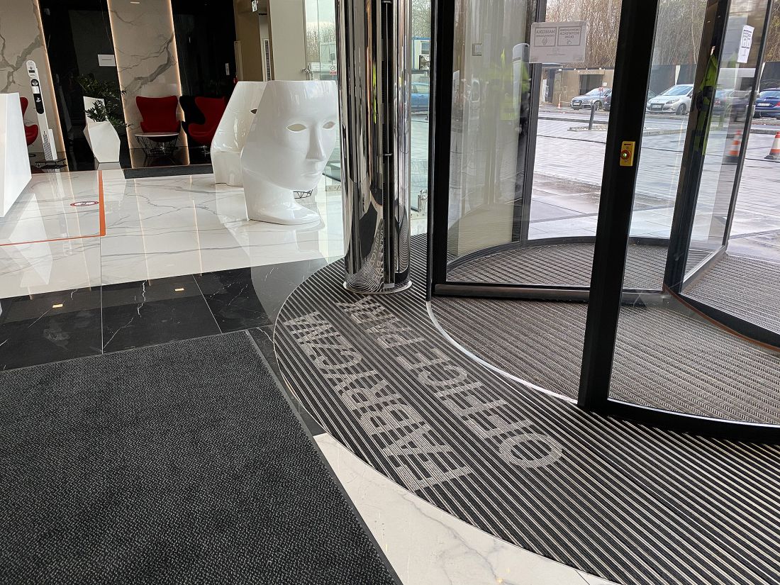 NOWOŚĆ! Przykład wycieraczki aluminiowej z logo obiektu