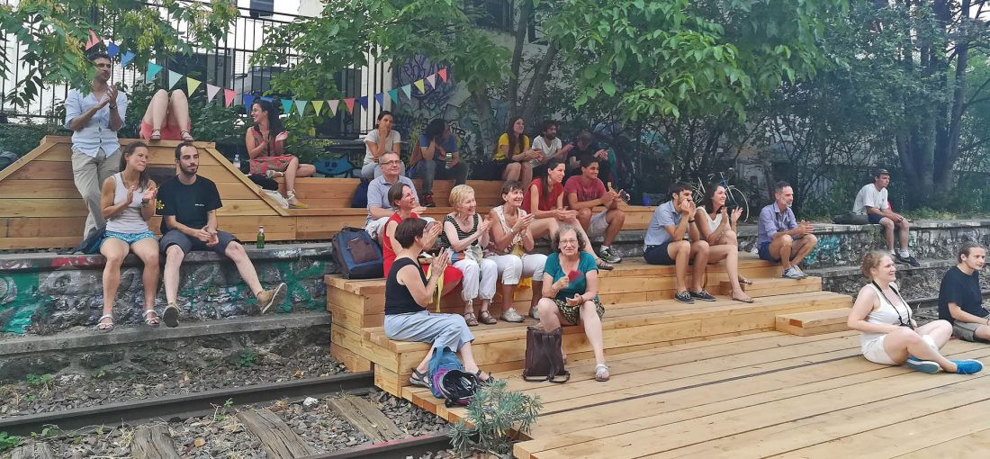 linia Petite Ceinture stanowi niezwykle bogaty pod względem bioróżnorodności naturalny obszar w sercu Paryża i częściowo jest dostępna dla publiczności