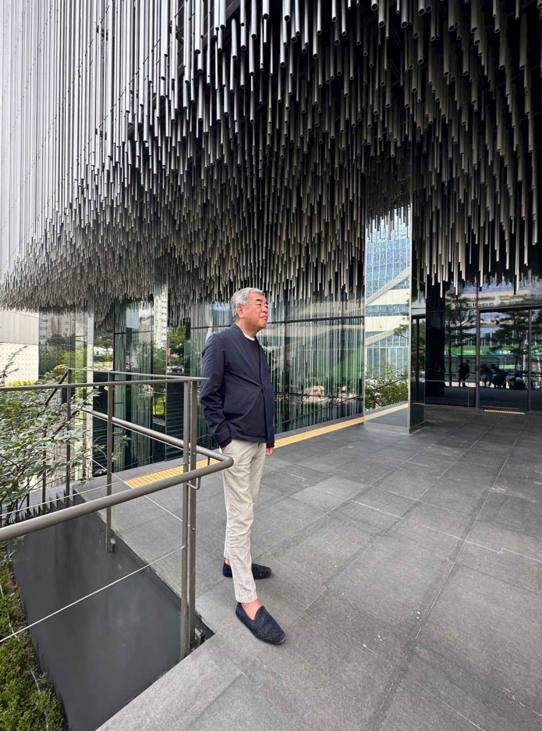 Audeum, czyli Muzeum Dźwięku w dzielnicy Gangnam-gu (Seul, Korea Południowa) - Kengo Kuma przy bryle muzeum 