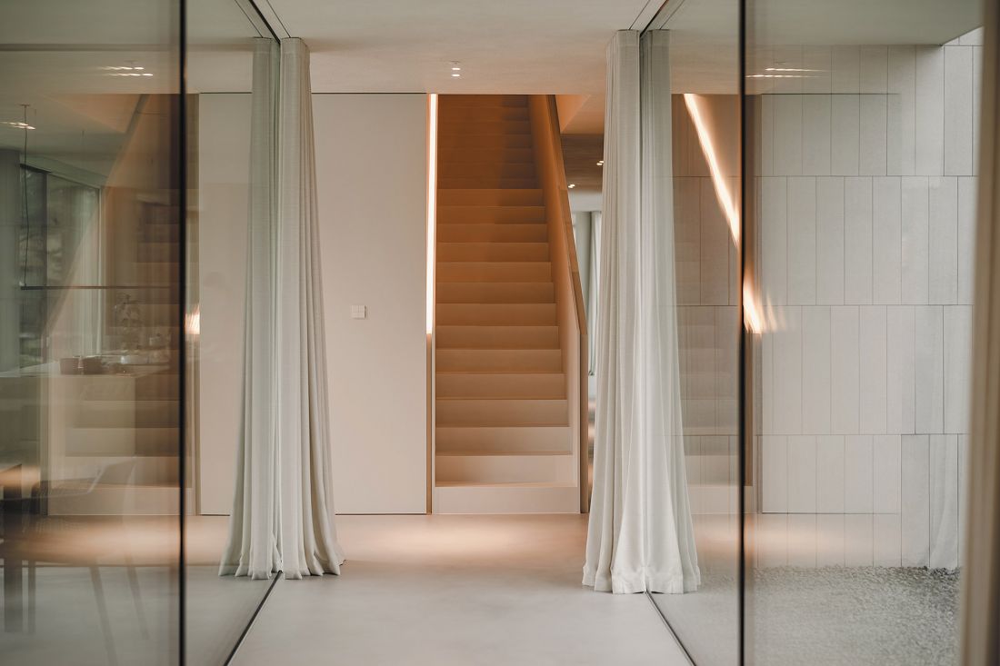 Rezydencja prywatna, Resistone® EX Ground Plata Blanco Puro, Projekt PL Architekci