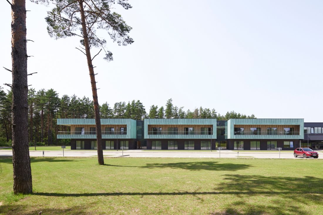 Centrum treningowe dla sportowców w Druskiennikach na Litwie - elewacja obiektu z drugiej strony budynku